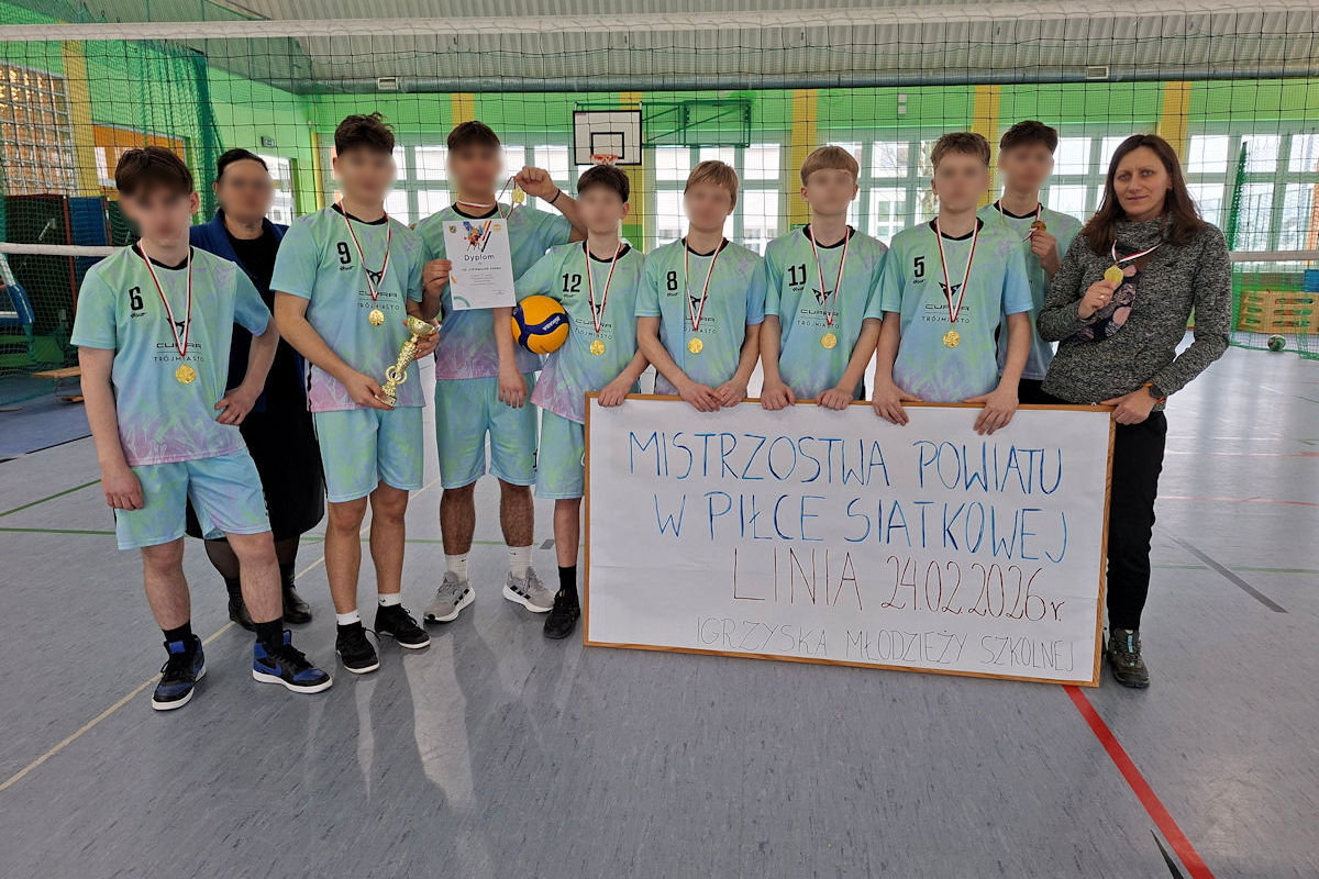 Chłopcy starsi Mistrzami Powiatu w piłkę siatkową